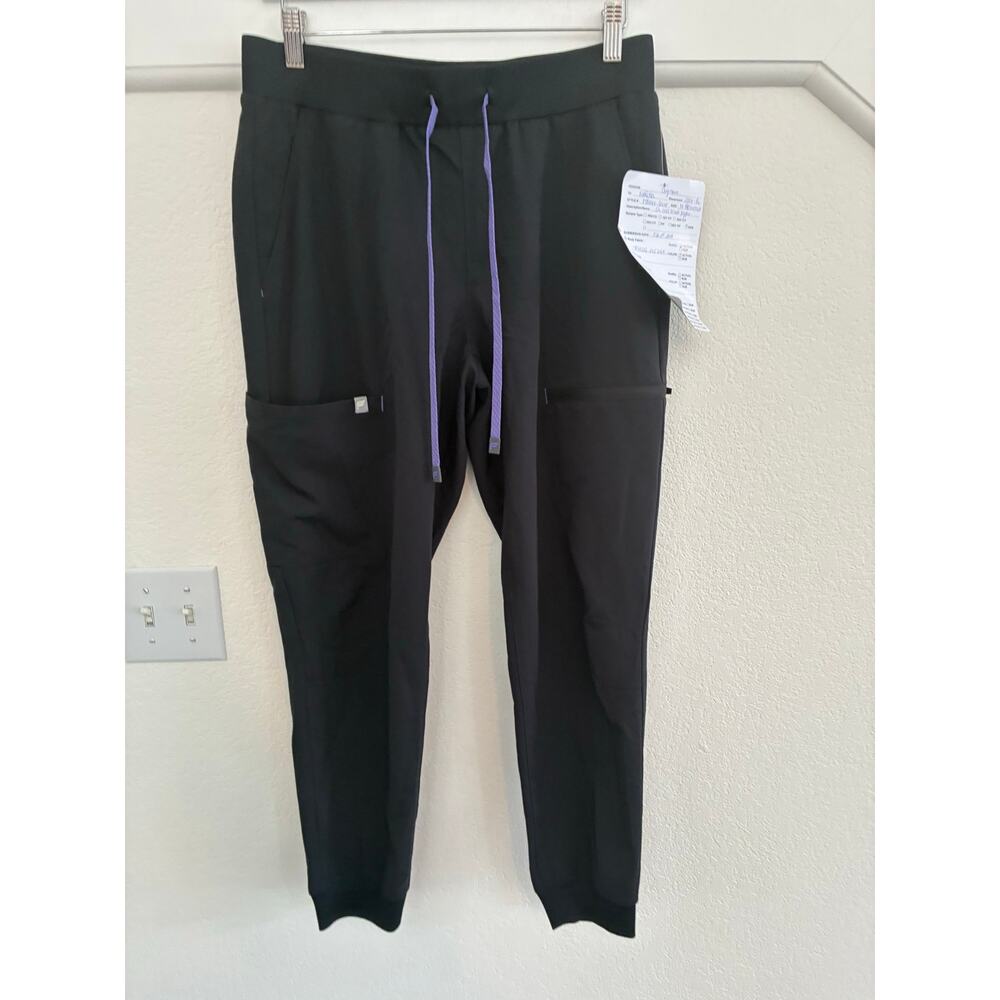 NWT Fabletics Womens Medium Short On Call Scrub Joggers Black Wister